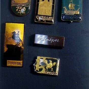 Значки "Города", набор коллекционных значков,6 шт - Biblion.shop 